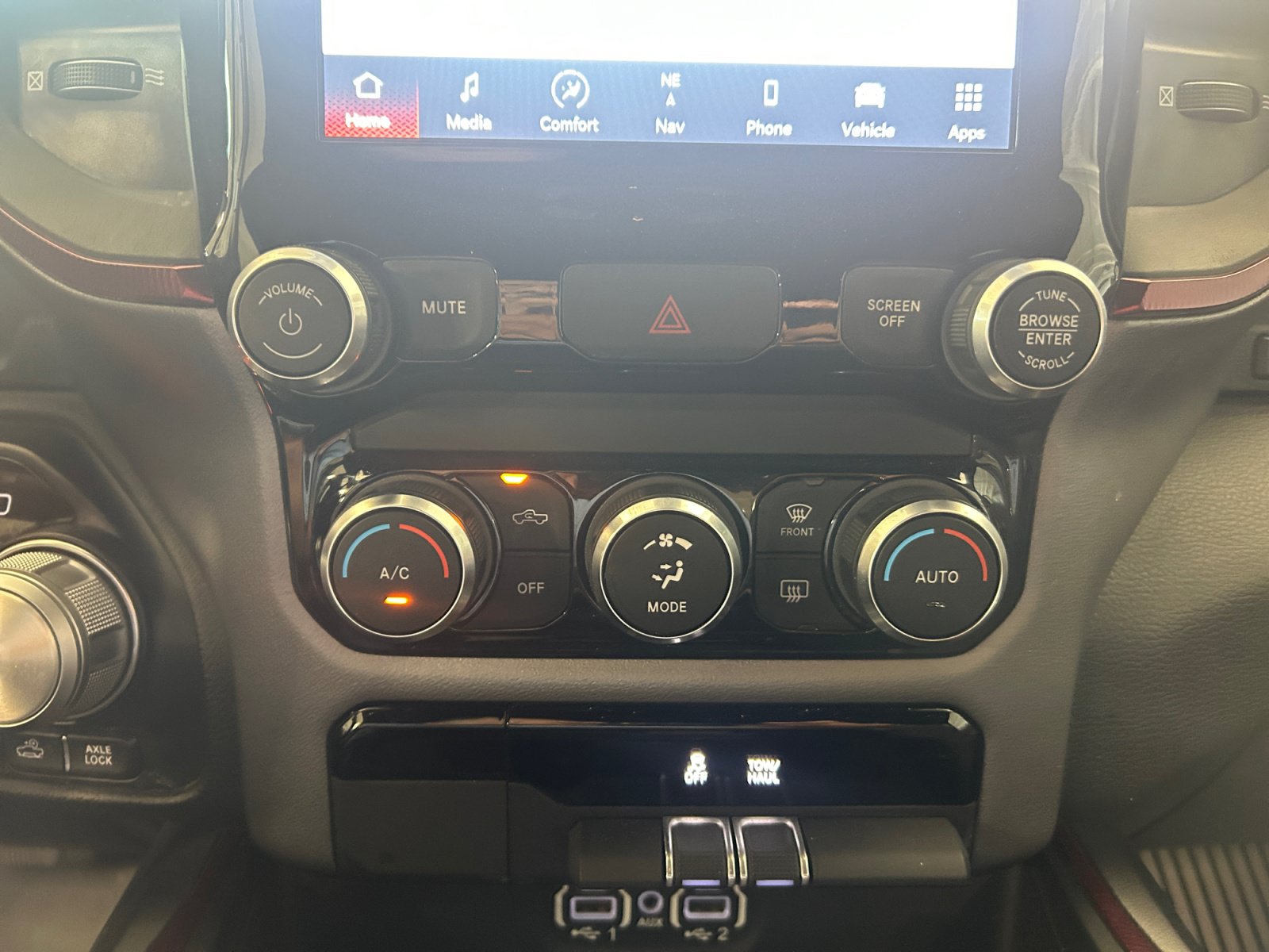 Used 2024 RAM 1500 Rebel AWD/4WD image 16