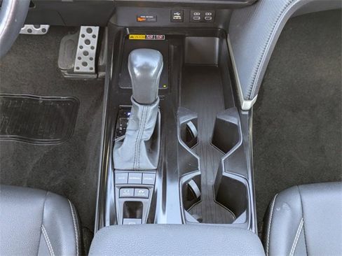 Used 2025 Toyota Camry SE image 19