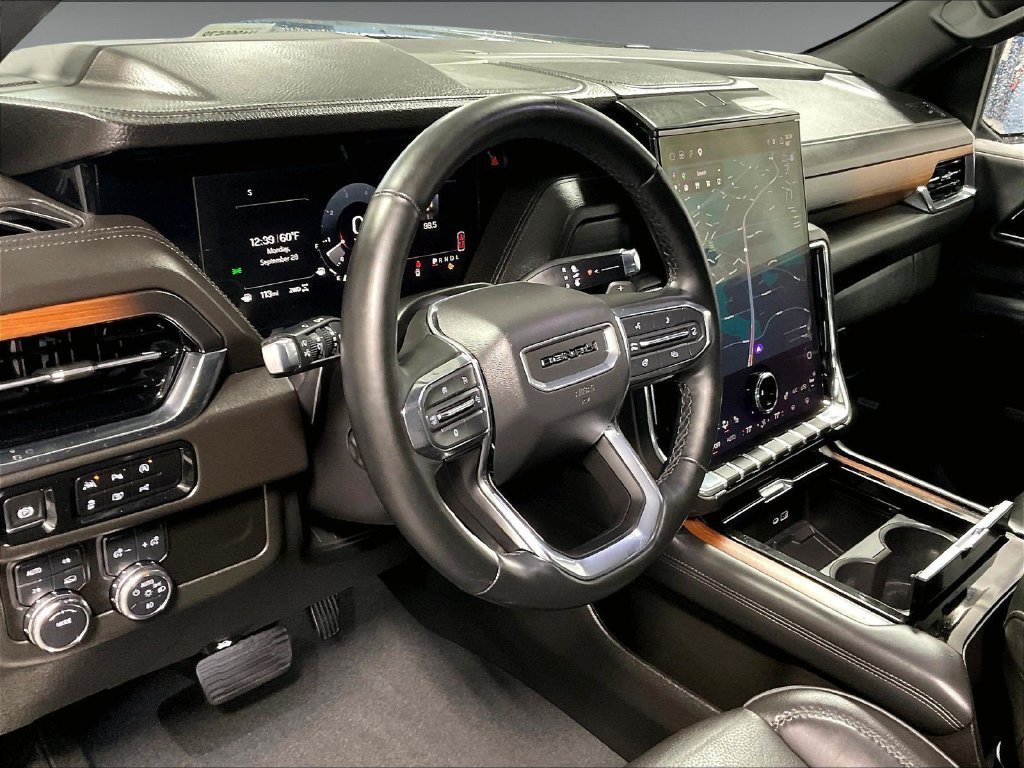 Used 2025 GMC Yukon Denali AWD/4WD image 8