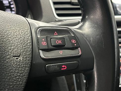 Used 2015 Volkswagen Passat TDI SEL Premium image 24