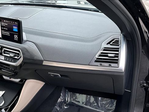 Used 2024 BMW X4 M40i w/ Premium Package image 19