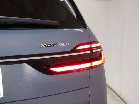 Certified 2023 BMW X7 xDrive40i w/ Premium Package image 5