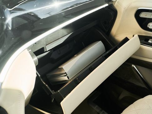 Used 2021 Mercedes-Benz Metris Passenger w/ Premium Safety Package image 54