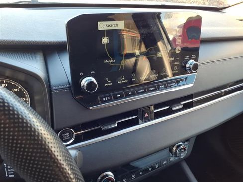 Used 2024 Mitsubishi Outlander SE S-AWC image 13