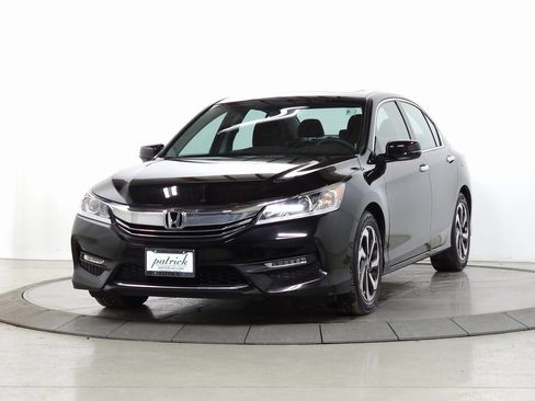 Used 2016 Honda Accord EX image 3
