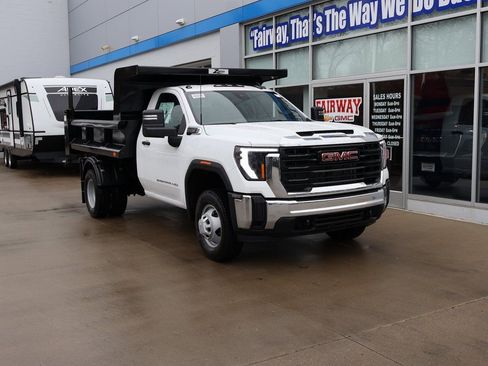 New 2026 GMC Sierra 3500 Pro w/ Convenience Package image 2