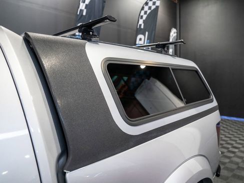 Used 2011 Ford F150 Raptor w/ SVT Exterior Graphics Pkg AWD/4WD image 4