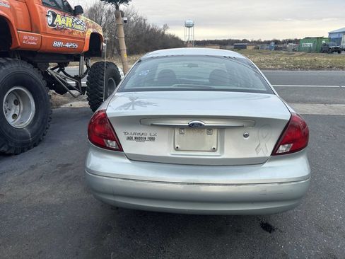Used 2003 Ford Taurus LX image 5