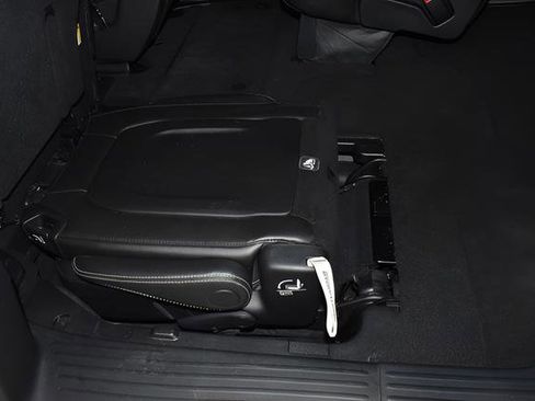 Used 2025 Chrysler Pacifica Select FWD image 28