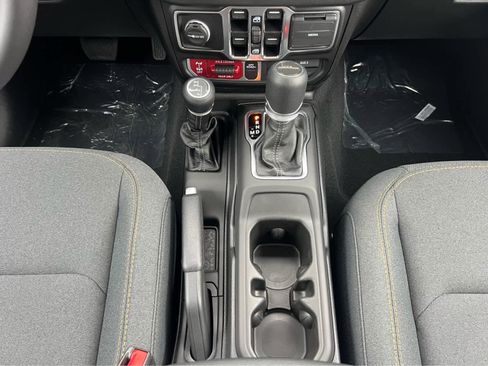 New 2025 Jeep Gladiator Sport image 22