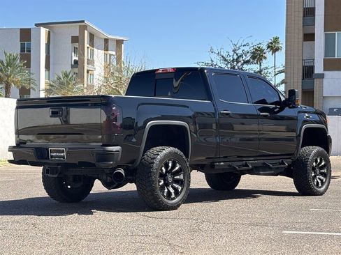Used 2017 GMC Sierra 2500 Denali w/ Duramax Plus Package AWD/4WD image 4