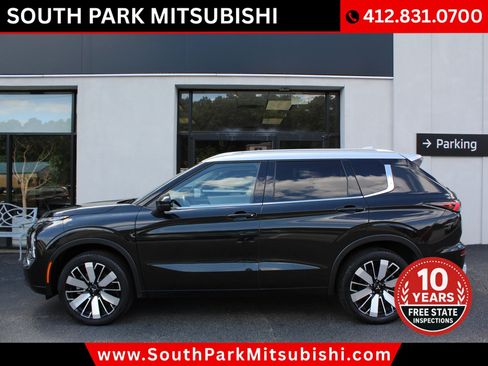 Used 2025 Mitsubishi Outlander AWD image 1