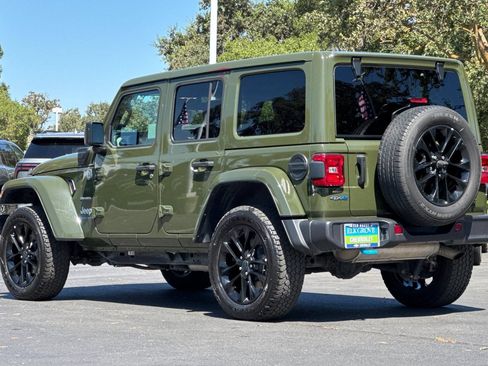 Used 2024 Jeep Wrangler Unlimited Sahara AWD/4WD image 5