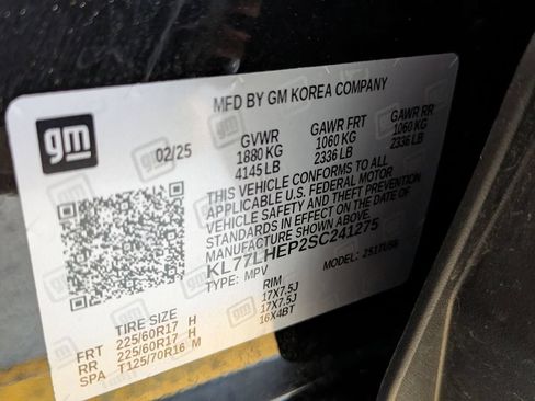 Used 2025 Chevrolet Trax LT w/ LT Convenience Package FWD image 32