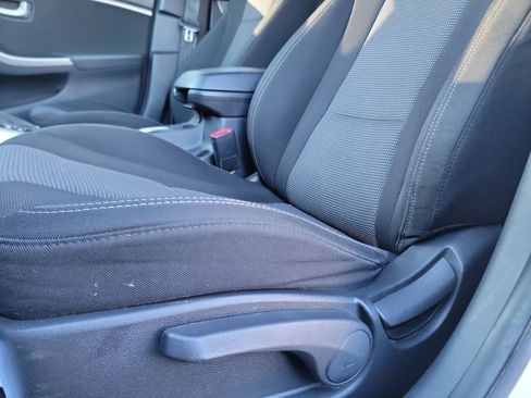 Used 2014 Hyundai Elantra GT image 12