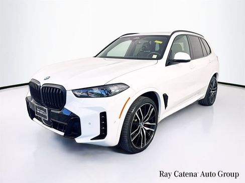 Used 2024 BMW X5 xDrive40i w/ M Sport Package AWD/4WD image 3
