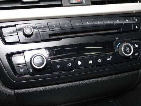 Used 2014 BMW 320i xDrive Sedan image 16