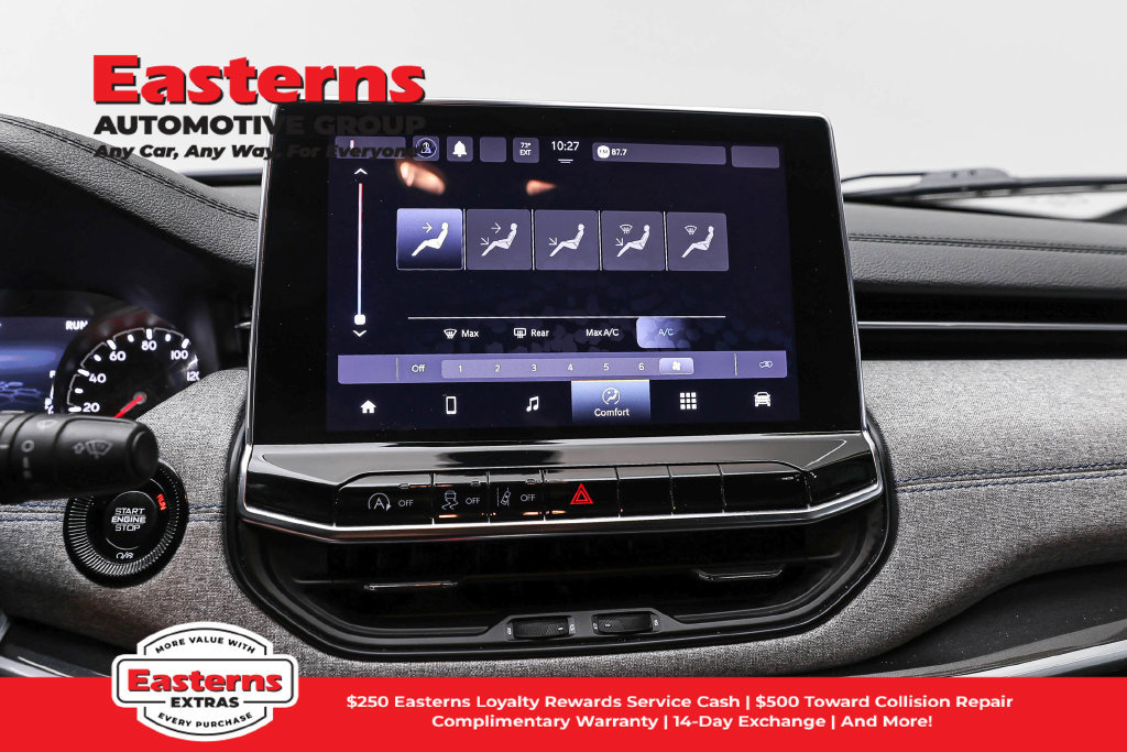 Used 2024 Jeep Compass Latitude AWD/4WD image 12