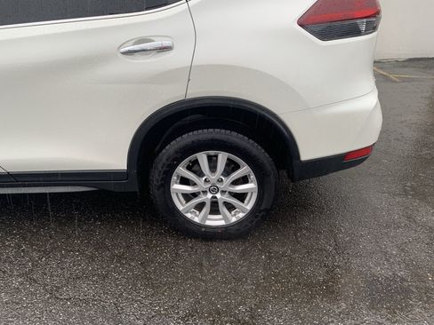 Used 2019 Nissan Rogue SV AWD/4WD image 6
