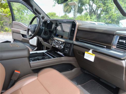 New 2025 Ford F250 King Ranch w/ Chrome Package AWD/4WD image 29