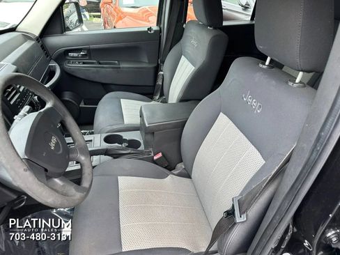 Used 2009 Jeep Liberty Sport w/ Popular Equipment Group AWD/4WD image 11