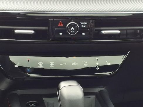 Used 2026 Nissan Kicks SR w/ SR Premium Package FWD image 14