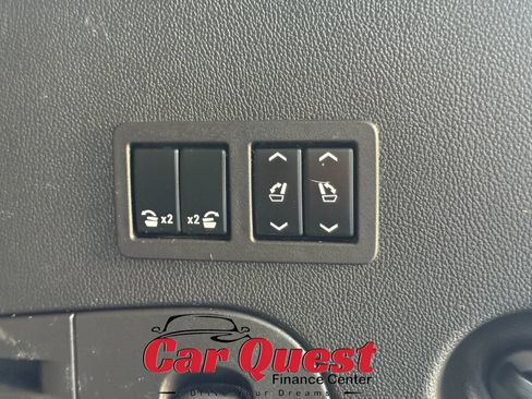 Used 2016 Cadillac Escalade Luxury AWD/4WD image 17