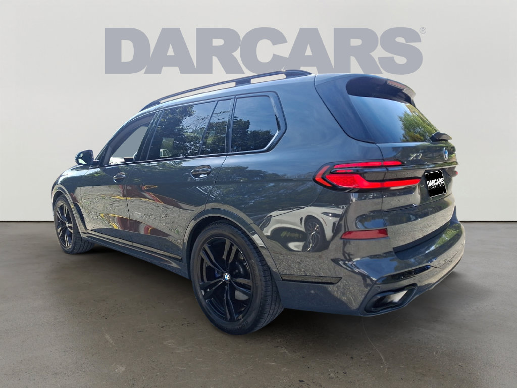 Used 2024 BMW X7 xDrive40i w/ M Sport Package AWD/4WD image 4