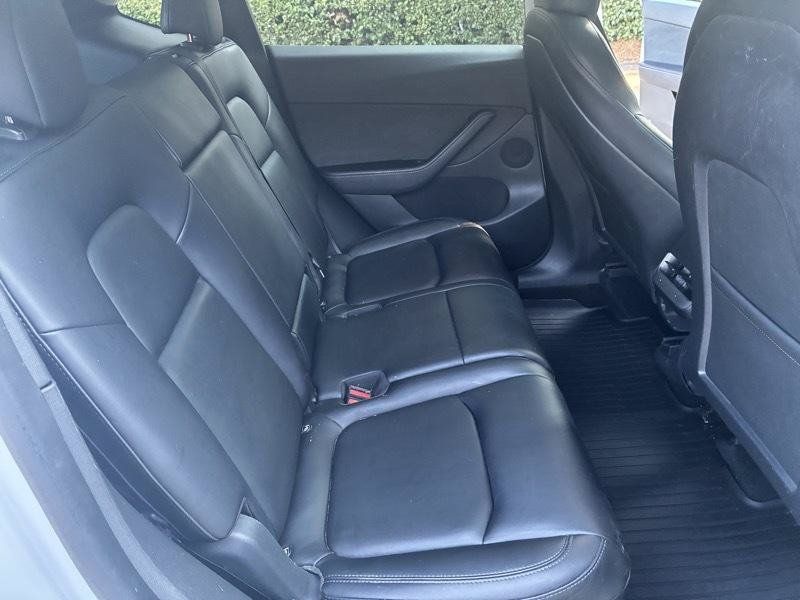 Used 2022 Tesla Model Y AWD image 21