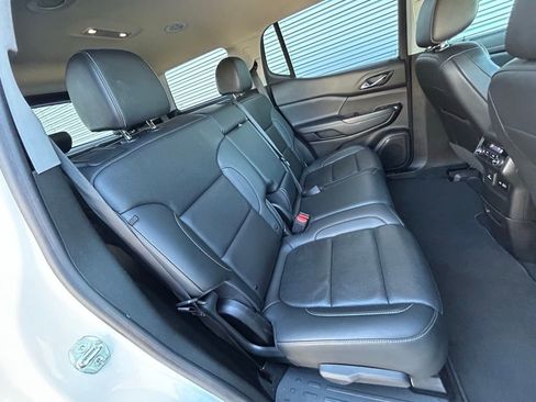 Used 2023 GMC Acadia SLT image 48