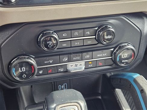 Used 2021 Ford Bronco Wildtrak image 27