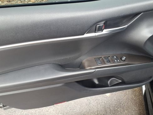 Used 2023 Toyota Camry SE image 6