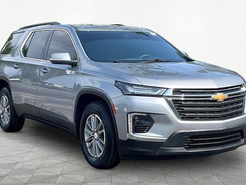 Used 2023 Chevrolet Traverse LT FWD image 3