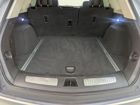 Used 2017 Cadillac XT5 Luxury w/ Driver Awareness Package image 23