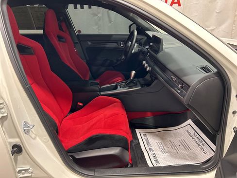 Used 2025 Honda Civic Type R image 10