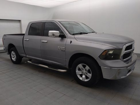 Used 2020 RAM 1500 Classic SLT w/ Luxury Group image 11