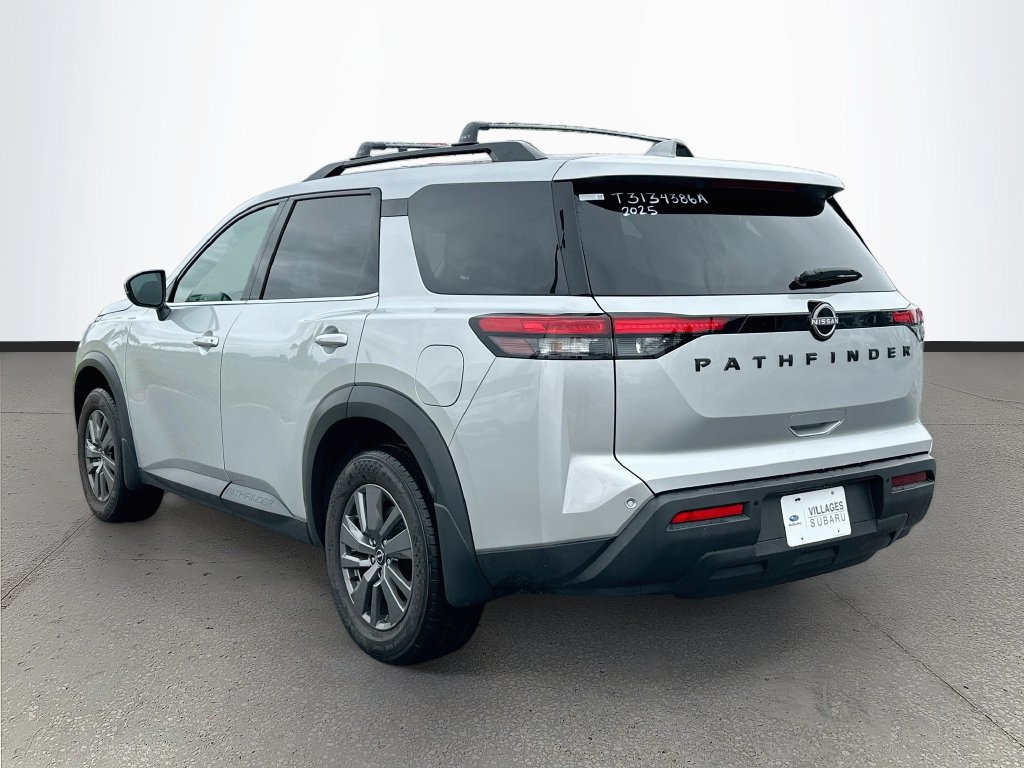 Used 2025 Nissan Pathfinder SV w/ Black Appearance Package FWD image 5