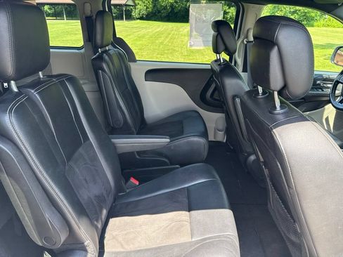 Used 2019 Dodge Grand Caravan SXT FWD image 28
