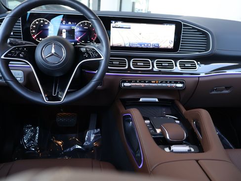 Certified 2025 Mercedes-Benz GLS 450 4MATIC image 21