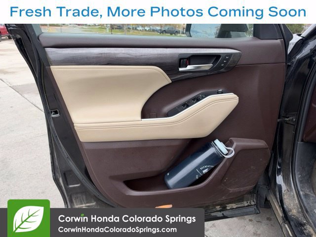 Used 2021 Toyota Highlander Limited AWD/4WD image 6