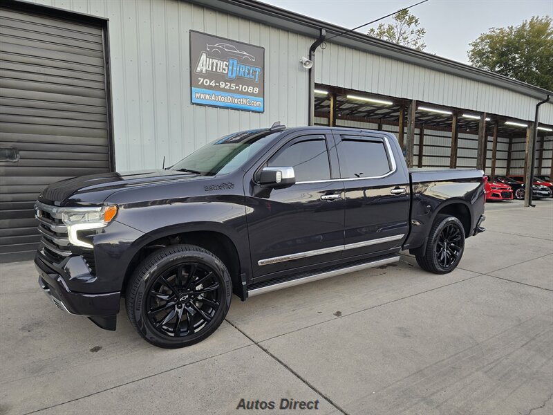 Used 2022 Chevrolet Silverado 1500 High Country w/ High Country Premium Package AWD/4WD image 3