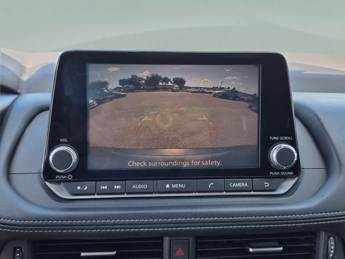 Used 2021 Nissan Rogue S FWD image 24