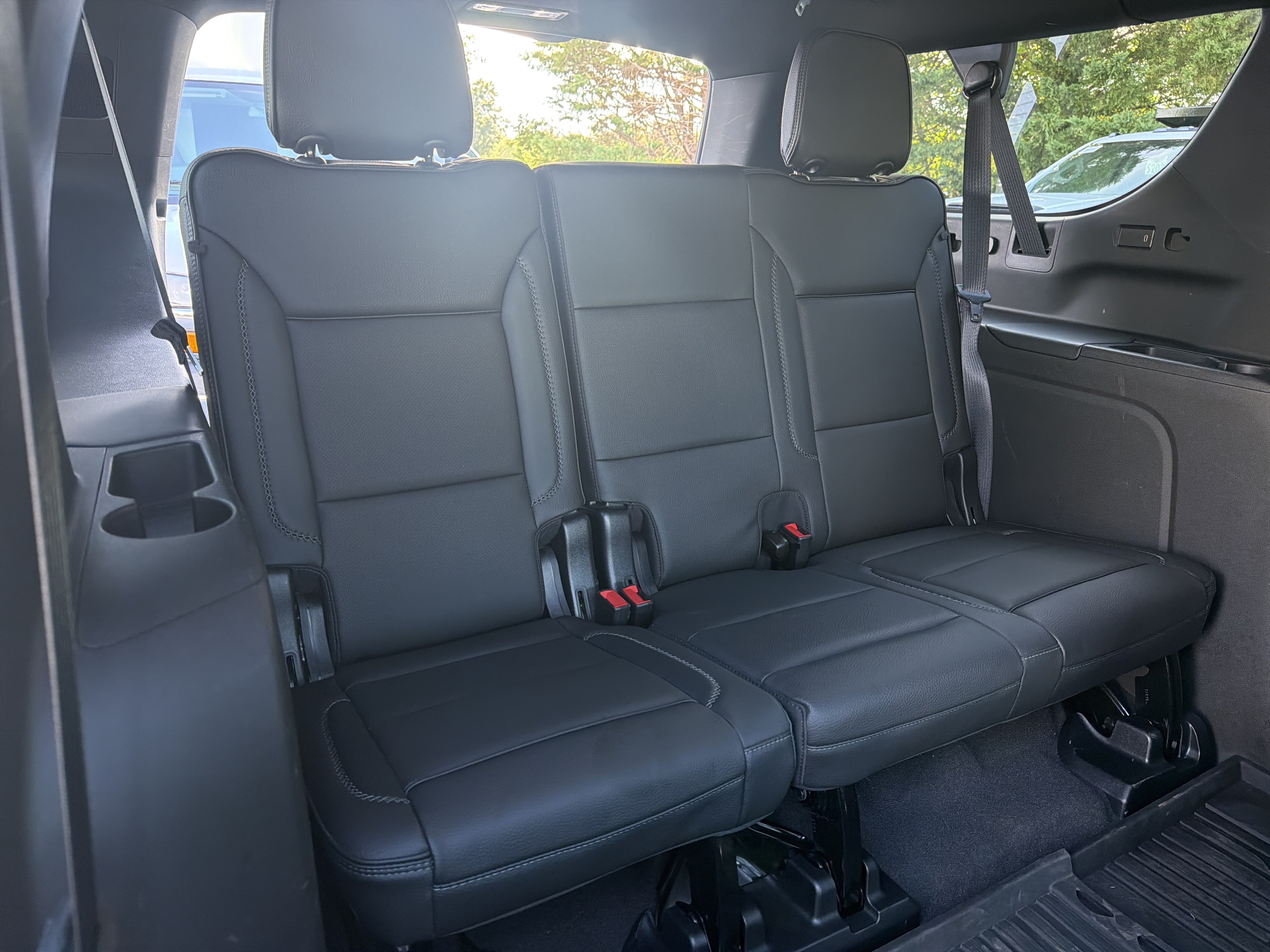 Used 2023 GMC Yukon XL Denali w/ Advanced Technology Package AWD/4WD image 33
