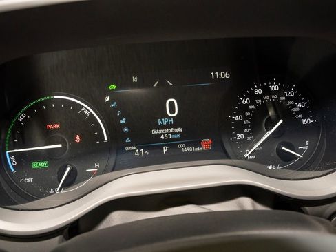 Used 2025 Toyota Sienna XLE image 20