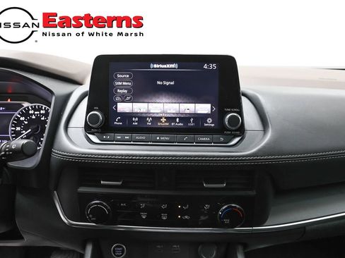 Used 2023 Nissan Rogue S AWD/4WD image 12