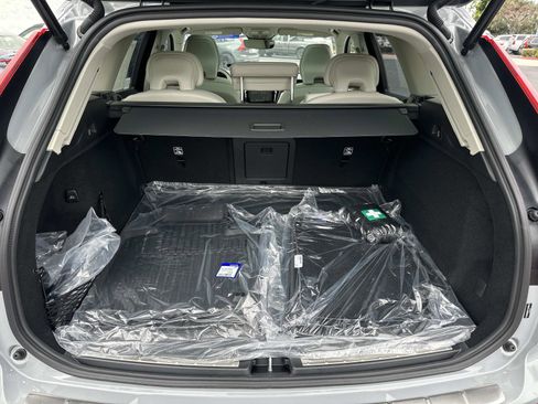 New 2026 Volvo XC60 T8 Ultra w/ Protection Package Premier AWD/4WD image 18