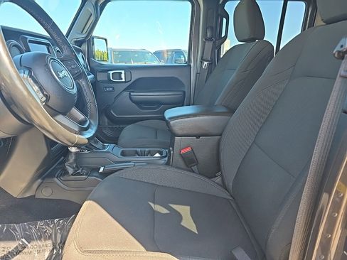 Certified 2023 Jeep Gladiator Willys image 20