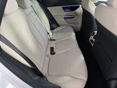 Used 2024 Mercedes-Benz GLC 300 image 25