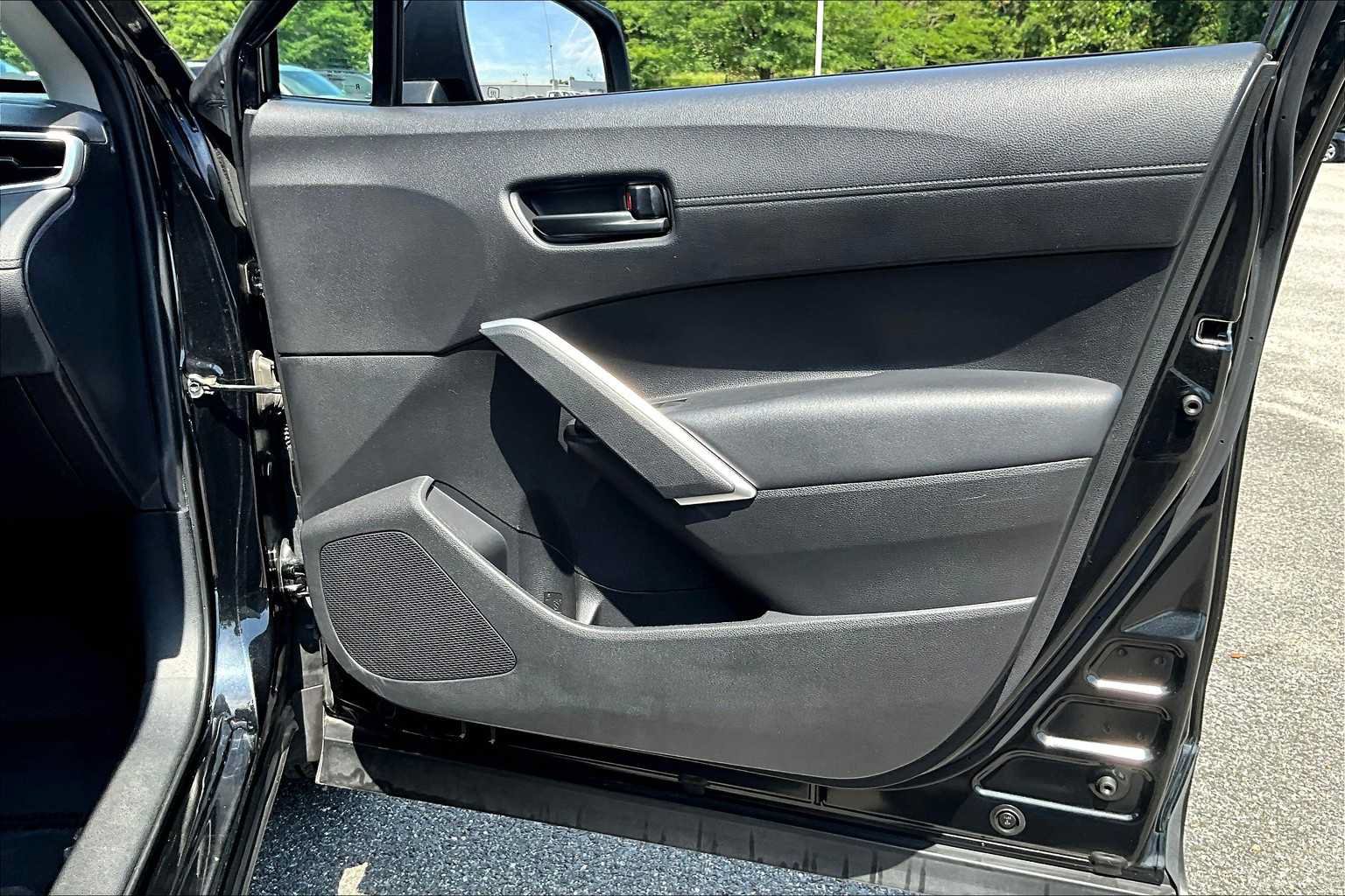 Used 2022 Toyota Corolla Cross LE FWD image 21