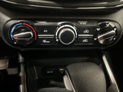 Used 2023 Kia Soul LX FWD image 33